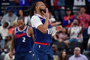 融入球队！加兰出战26分钟9中5砍15分11助攻 5失误瑕不掩瑜！