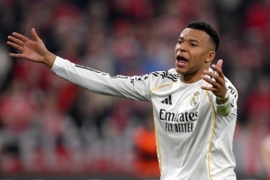 哨响之后|孔帕尼冒进拜仁失先手，皇马不敢换人输在巨星太多