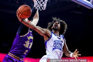 尽力局+1!杰克逊替补26分钟 23中12&三分12中6空砍34分4助2断