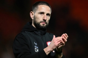 巴恩斯利官方：主帅康纳·霍里哈内将在本赛季结束后离队