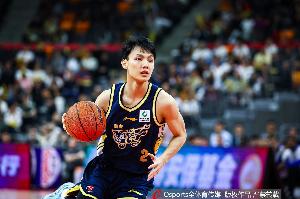 媒体人:广东又是三分只有18.9%的一个夜晚 他们已失去前四主动权