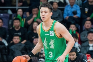 外线失准!赵继伟16中6拿13分7助有4失误 三分7中1