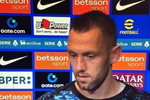 德弗里：赢球有助于提升士气，接下来5场比赛都要为赢而去踢