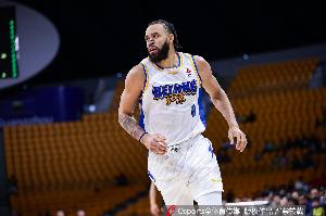 有点难评!麦基11中6拿到14分8板2助&6前场板 5失误5犯