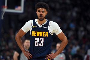 高开低走!卡梅隆·约翰逊12中5拿到12分1助 下半场仅2分