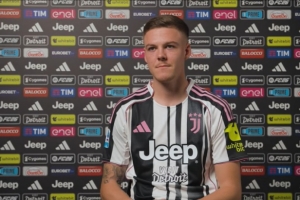 全市场：霍尔姆在尤文对阵博洛尼亚比赛中，因小腿轻微不适被换下