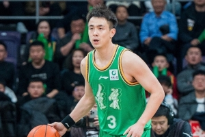 不足以赢球!赵继伟9中5拿到11分4助攻2抢断