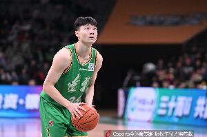 手感冰凉!鄢手骐6投仅1中拿4分 三分3中0&正负值-17