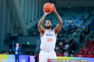 手刃旧主!弗格16投10中轰全场最高31分外加7助3断 三分11中6