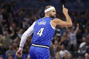 主打防守!萨格斯拼到6犯毕业 全场拿16分4板4助3断1帽