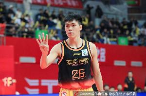 稳扎稳打!庞峥麟14中8贡献17分 正负值+15