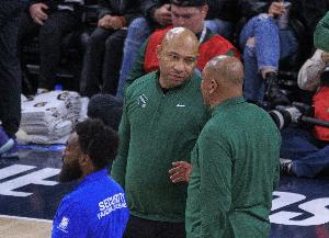 美记：雄鹿将在未来几天内与哈姆会面 讨论球队空缺的主教练职位