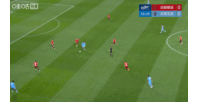 差一点！卡约精彩转身晃开两人防守，随后一脚兜射稍稍高出横梁