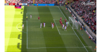 这是三门?拉克鲁瓦高高跃起弹地头球,伍德曼再度神扑救主