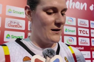 比利时中锋：对位张子宇是挑战！上半场我很累下半场没打不累