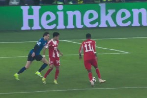 拜仁反击快如闪电！迪亚斯妙传送助攻，杰克逊推射破门！