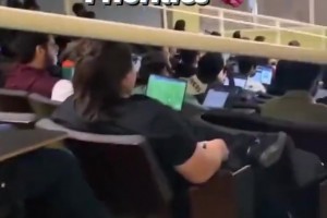 ❤️‍足球狂热！名场面：当欧冠在国外大学生上课期间比赛！