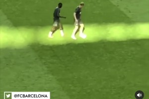 听说你过人挺厉害？名场面：德容戏耍登贝莱！