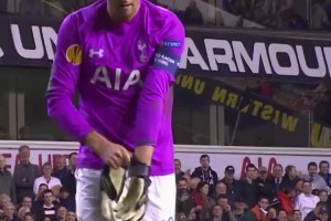 凯恩：拜仁三名门将全伤，看来是时候真是我的门将属性了