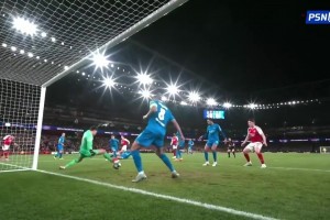 可惜！萨卡倒三角妙传，特罗萨德射门太正被挡出！