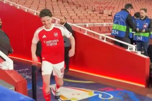 赖斯赛后忘记了他的可乐