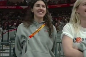 昨晚中国女篮最忠实的“球迷”是捷克队中国赢巴西 捷克出线