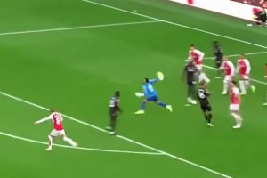 争议不断！经典回顾：17年欧洲德比，C罗帽子戏法率队战胜拜仁