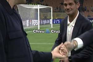 忆往昔峥嵘岁月！两位老男孩这一抱让多少内拉祖里梦回当年