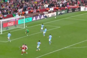 阿森纳官推回顾：马丁内利精彩挑射绝平曼城