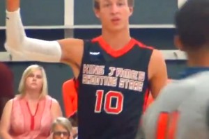 老詹够老就啥事儿都有！绝杀的肯纳德，曾在詹姆斯的AAU效力！