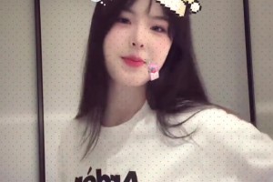 可盐可甜 没想到赛场下的“李月汝”也是甜美一枚❤