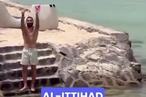 球迷问本泽马为什么加盟利雅得新月？本泽马：钱