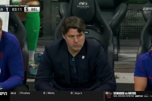 美国1-5落后比利时！场边波切蒂诺黑脸绝望无语！